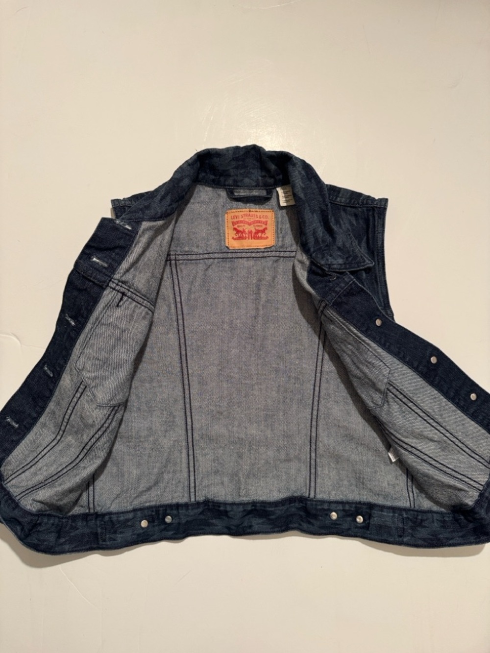Levi's Dark Indigo Patterned Denim Vest Size Xl - Picture 3 of 7